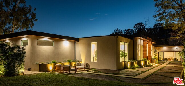 Building Photo - 12752 Mulholland Dr