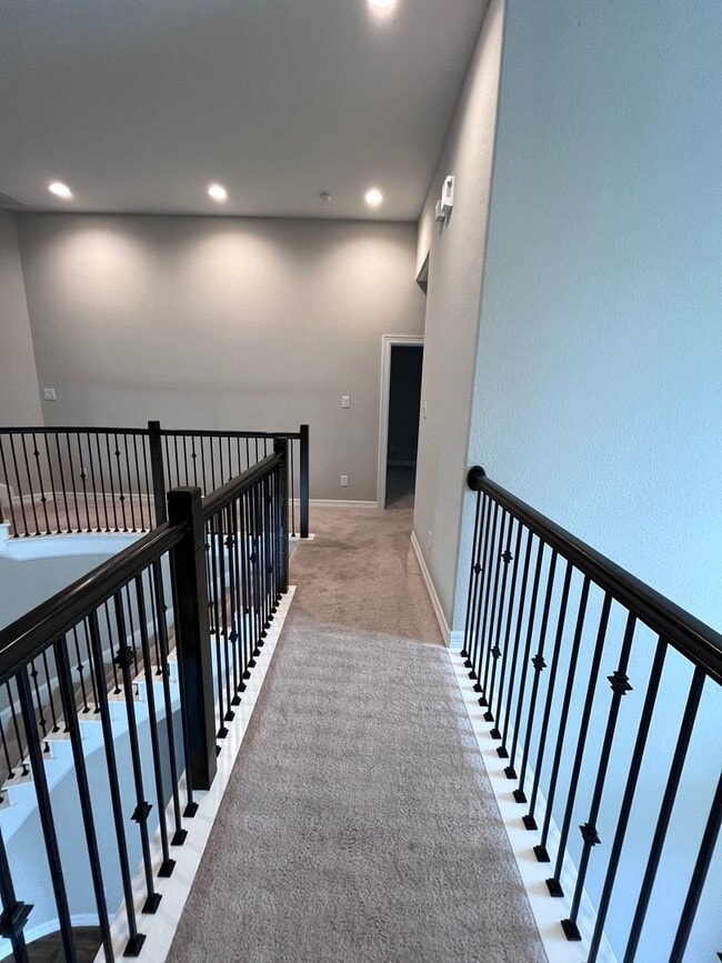 Building Photo - Gorgeous 4-bedroom home!