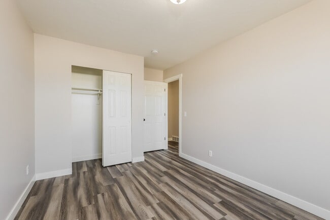 Building Photo - 6089 Van Gogh Cir