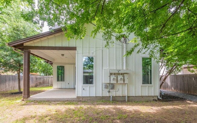 Building Photo - 1128 Gunter St