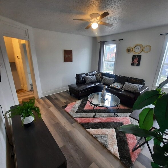 Building Photo - 754 Sullivant Ave