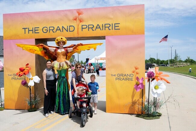 Building Photo - 29039 Grazing Plns Ln