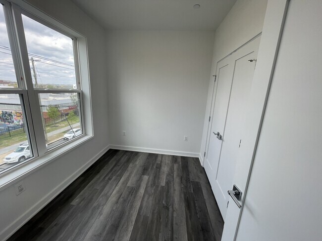 Building Photo - 2215 Minnesota Ave SE