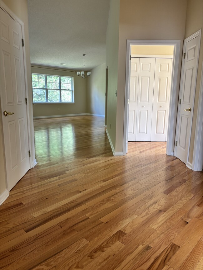 Building Photo - 39 B Jacobs Way Lane-