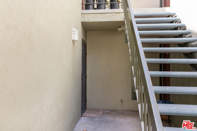 Building Photo - 5011 Stoney Creek Rd