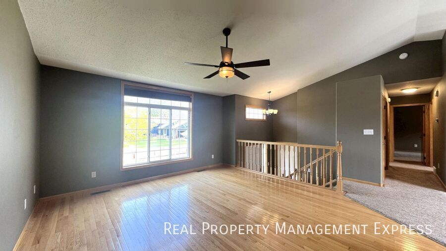 Building Photo - 4 Bedroom 2 Bathroom Home for Rent