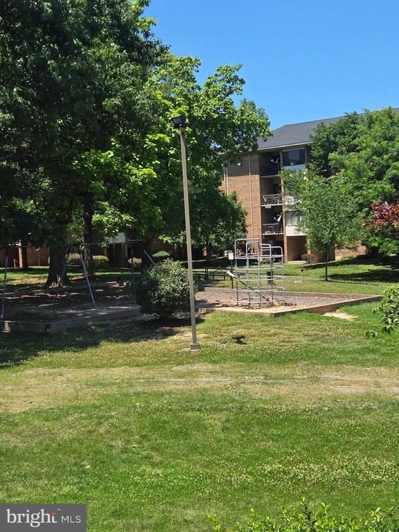 Building Photo - 11210 Cherry Hill Rd