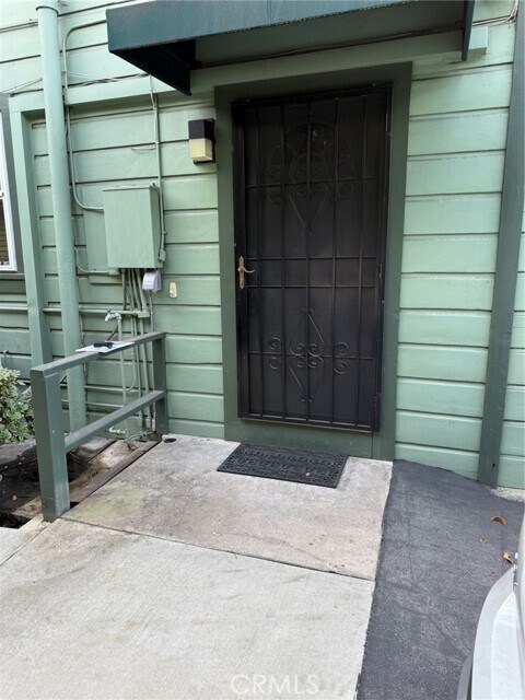 Building Photo - 301 N Hudson Ave