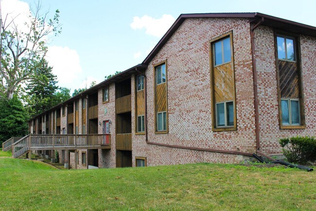 Building Photo - 920 N Linden St