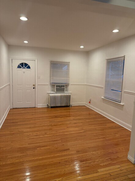 Building Photo - 1368 High Ave