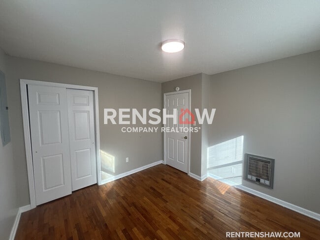 Building Photo - 17 Navy Dr