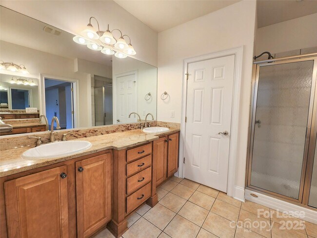 Building Photo - 5524 Strabane Dr