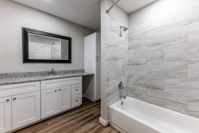 Building Photo - 1528 22nd St