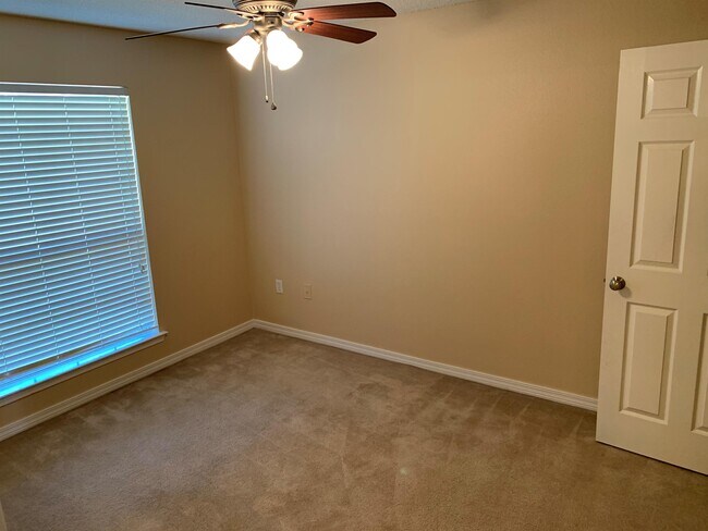 Building Photo - 2168 Lambourn Ct