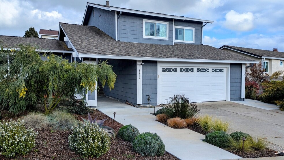 Building Photo - 5977 Skyfarm Dr