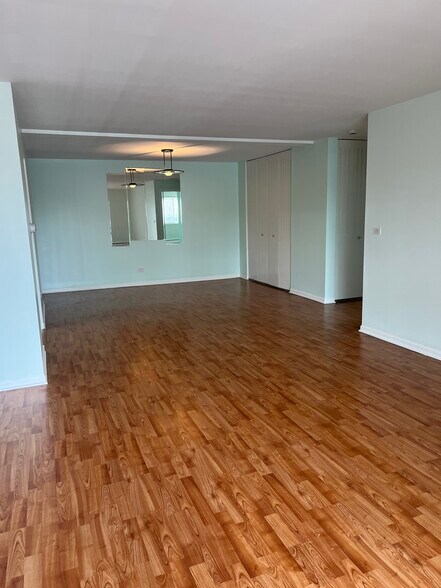 Building Photo - 10353 Dearlove Rd