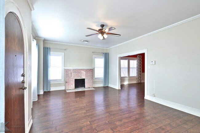 Building Photo - Cottage in the heart of Abilene!