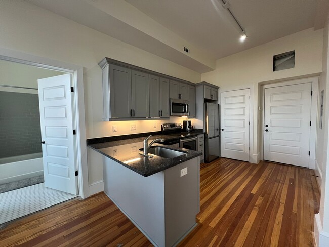 Building Photo - 301 Campbell Ave SW