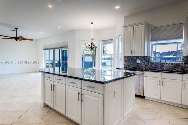 Building Photo - 8630 Lakeside Bnd