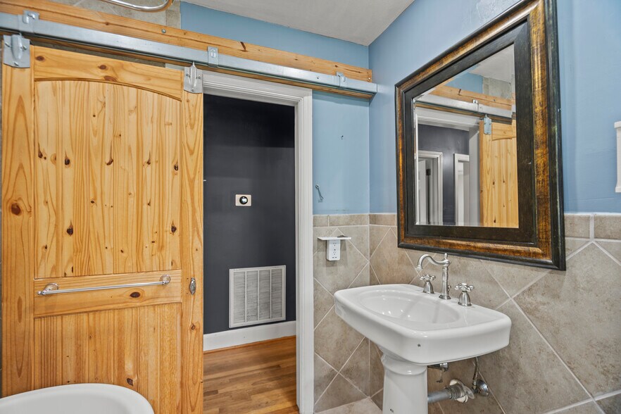 Building Photo - 514 S Cashua Dr