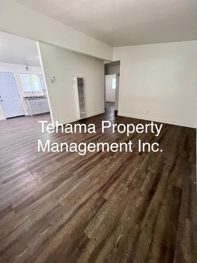 Building Photo - 2 Bedroom 1 Bath