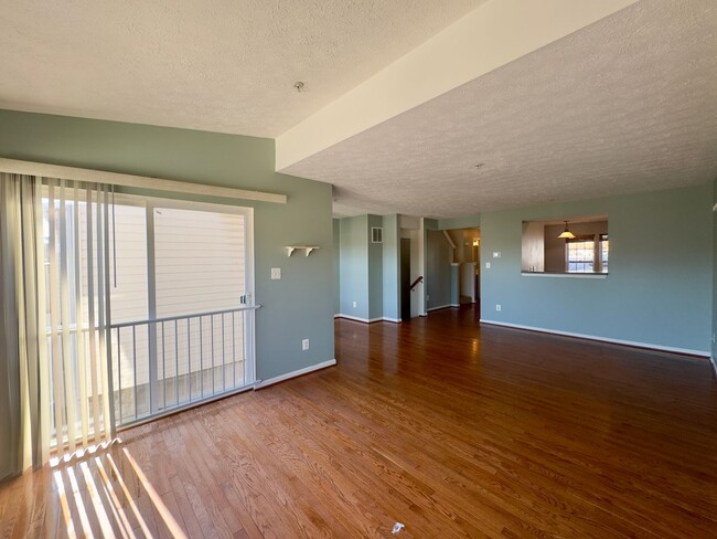 Building Photo - Charming 2 Bedroom/2.5 Bathroom Townhome in Aberdeen, MD!