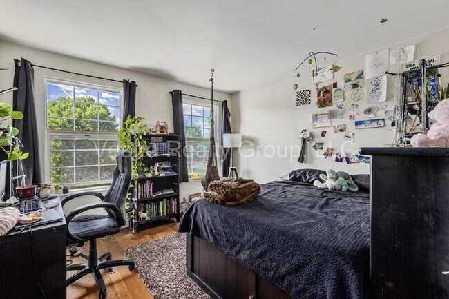 Building Photo - 2157 Maples Pl