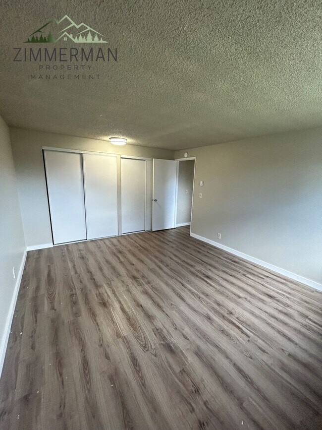 Building Photo - 2357 6th St