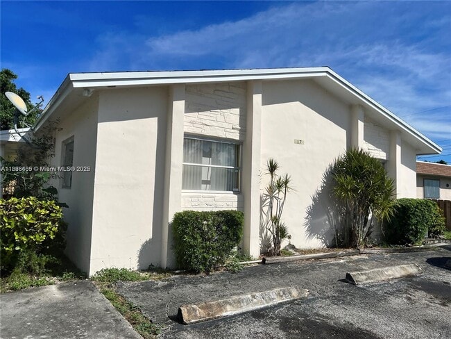 Primary Photo - 1870 NW 59th Ave