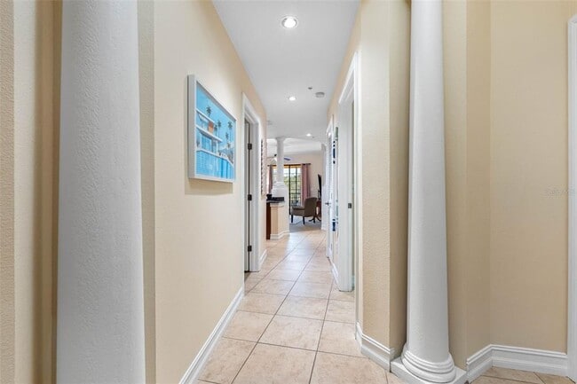 Building Photo - 13941 Clubhouse Dr