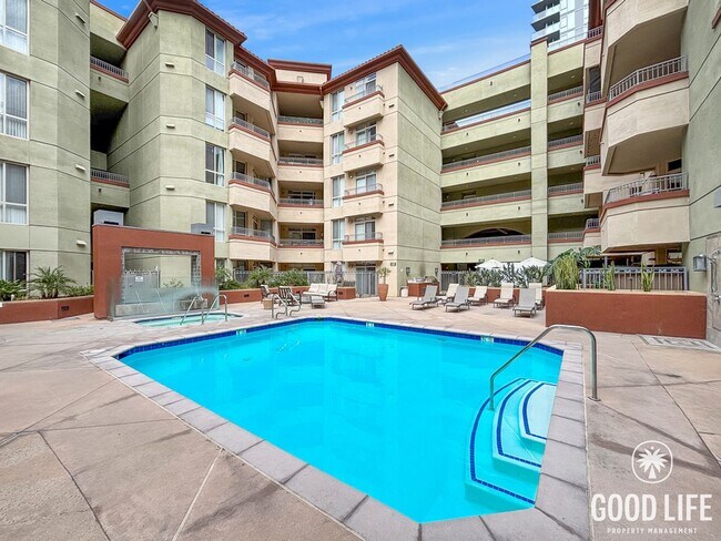 Building Photo - Stylish 1BD/1BA Condo in Cortez Hill with Balcony, In-Unit W/D & Pool Views
