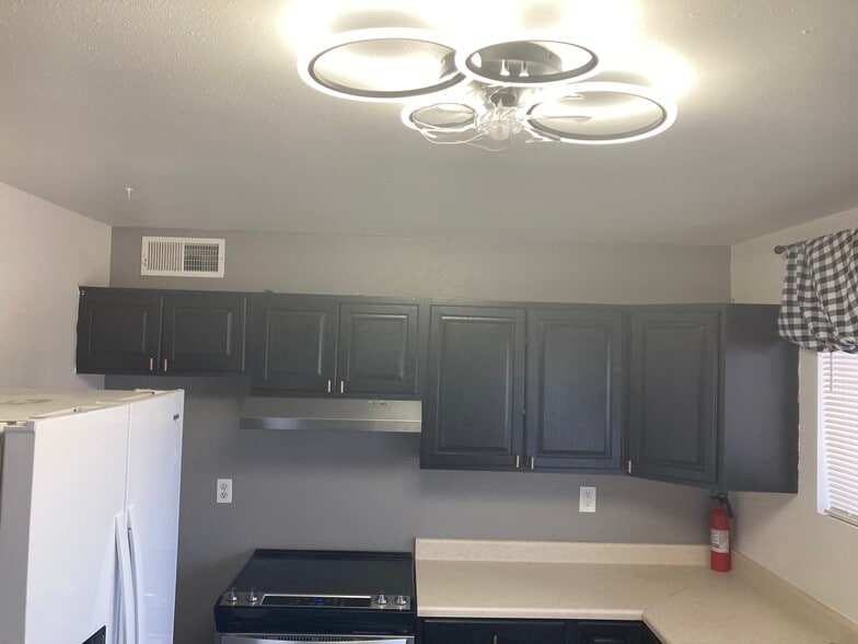 Building Photo - 2544 Joliet St