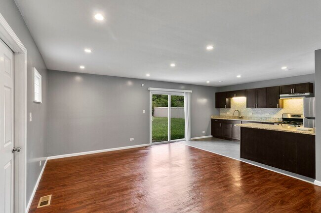 Building Photo - 5838 Woodgate Dr