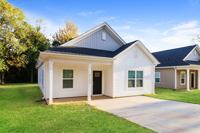 Building Photo - 6122 Hunter Ave, Charlotte, NC