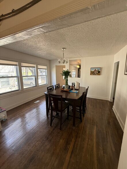 Building Photo - 5119 Paseo Blvd