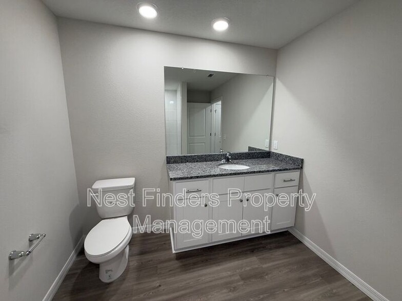 Building Photo - 11454 Oakfield Ct