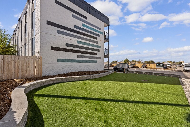 Building Photo - 78 W Walnut St