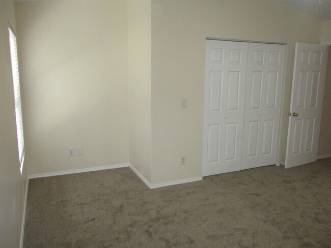 Building Photo - 156 Olde Towne Way