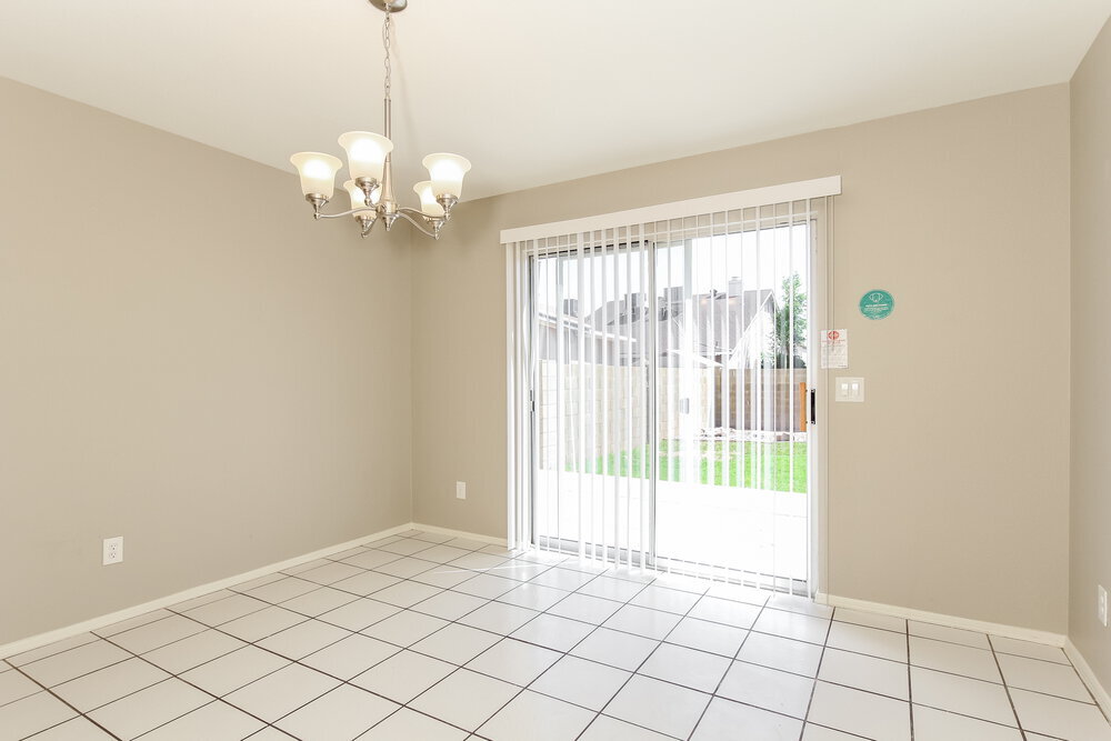 Building Photo - 7631 W Cinnabar Ave