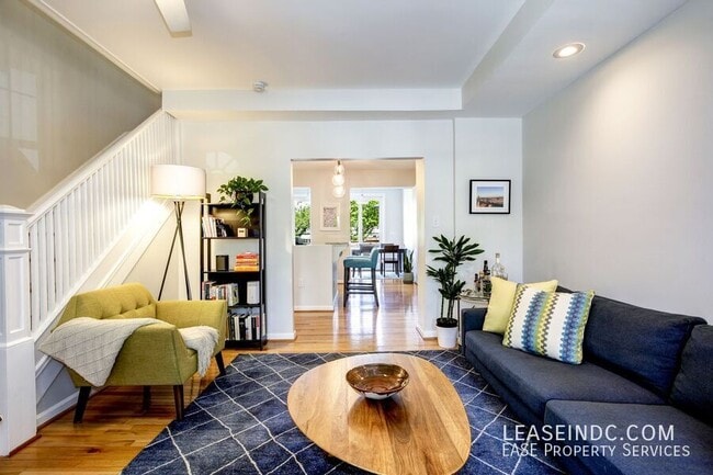 Building Photo - 719 Gallatin St NW