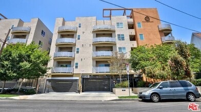 Building Photo - 2311 W 10th St