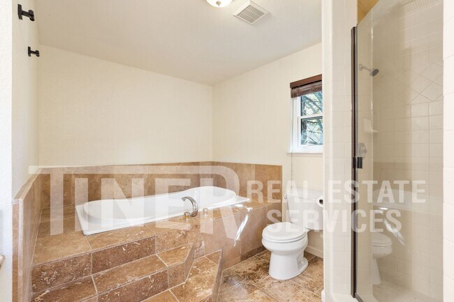 Building Photo - Stunning Views 4 Bedroom El Dorado Hills Gem