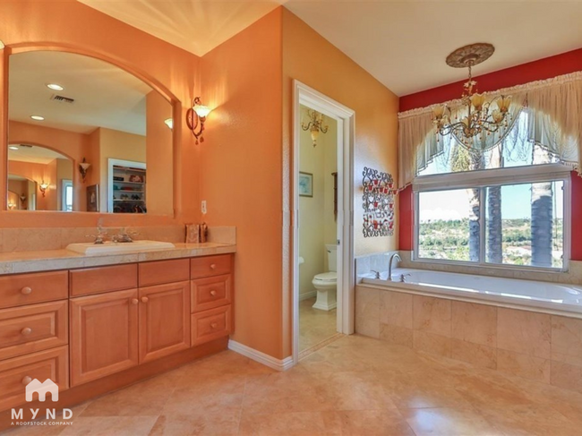 Building Photo - 2914 Carrillo Way