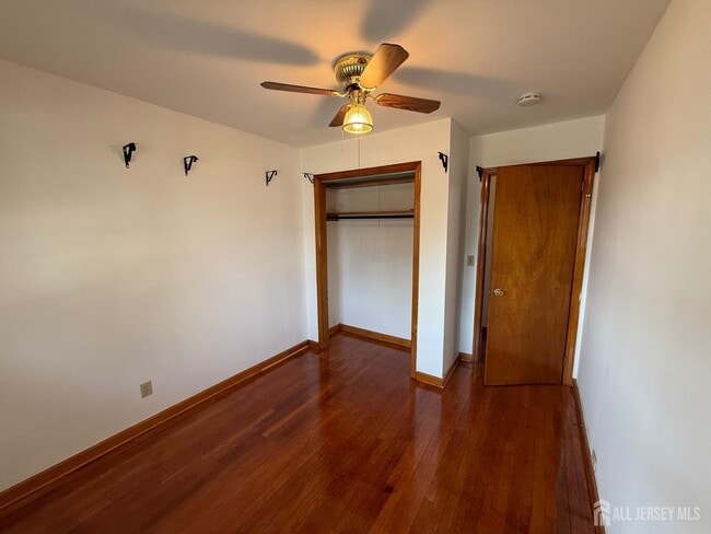 Building Photo - 304 Fairlamb Ave