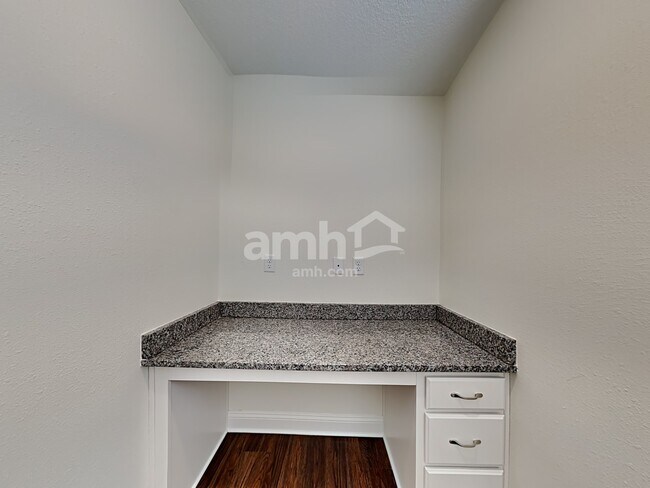 Building Photo - 118 Olivewood Pl