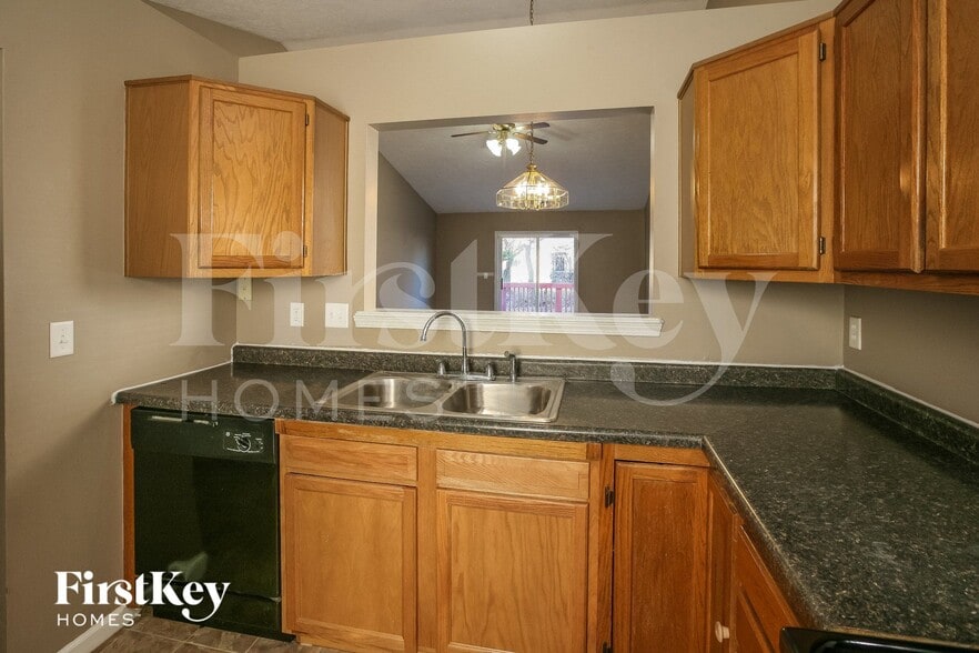 Building Photo - 4 Ashwood Cir