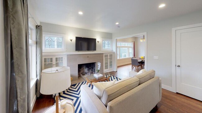 Primary Photo - 5649 11th Ave NE