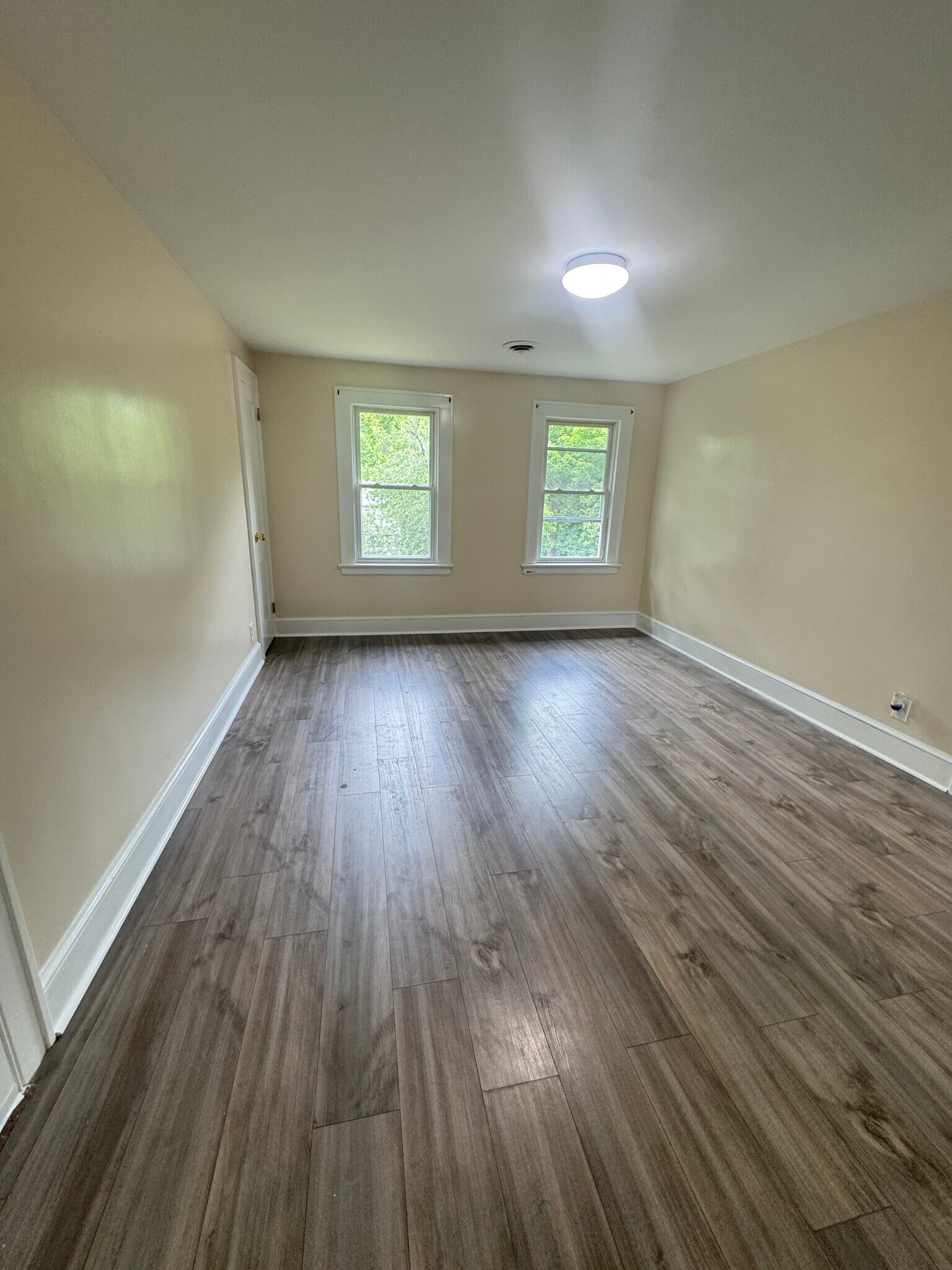 Building Photo - 267 Sylvan Ave