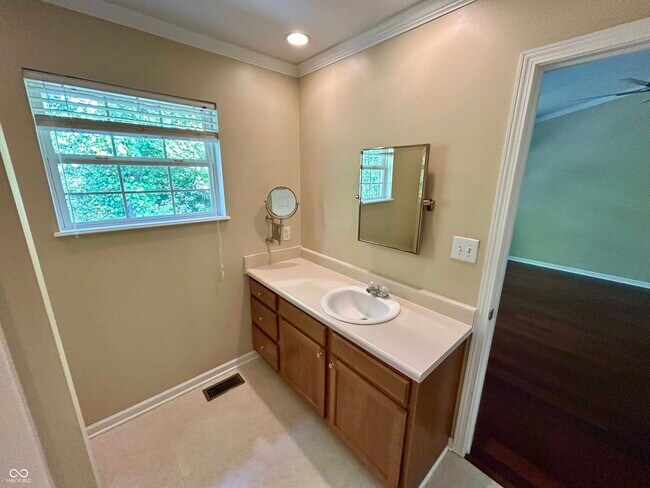 Building Photo - 3078 Armory Dr