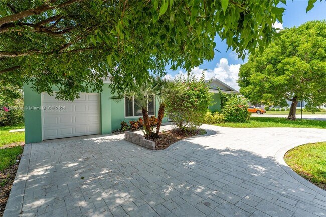 Building Photo - 12520 SW 106th St